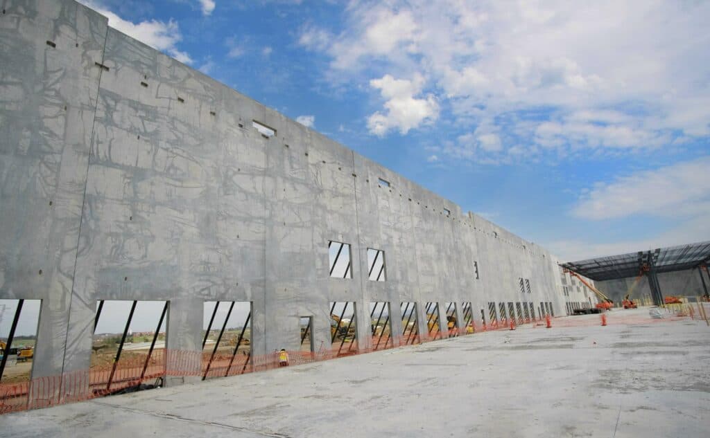 Tilt Wall Construction by Inner Loop Construction - Commercial Concrete Contractors in Texas